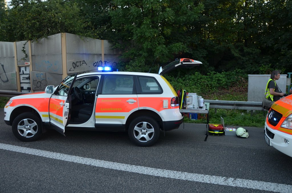 Einsatz BF Koeln Klimaanlage Reisebus defekt A 3 Rich Koeln hoehe Leverkusen P014.JPG